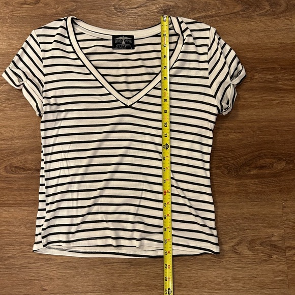 Striped tee - Picture 2 of 6